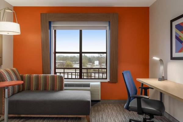 Workspace - Holiday Inn Express Hotel & Suites Mount Pleasant - Charleston an IHG Hotel