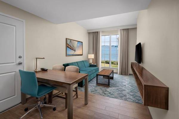 Workspace - Embassy Suites by Hilton Charleston Harbor Mt. Pleasant