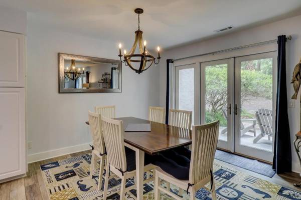 1504 Shipmaster 2 BR Condo Shipyard