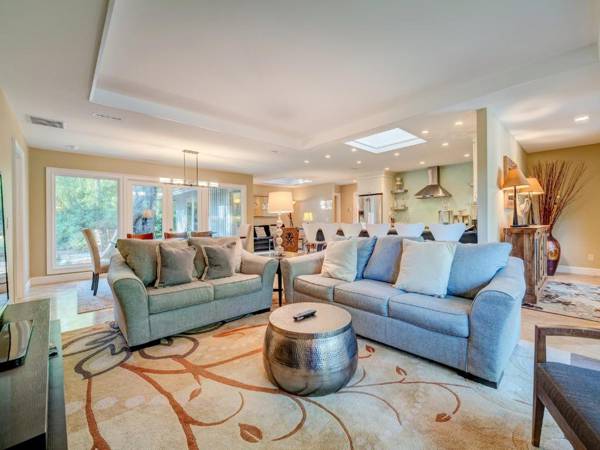 Jessamine 7 3 bedrooms Walk to Beach Sleeps 8