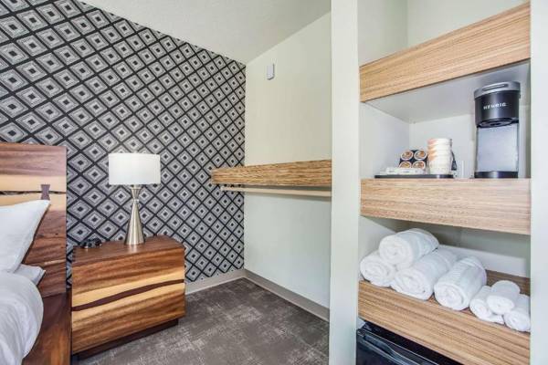 Holiday Shores Ascend Hotel Collection