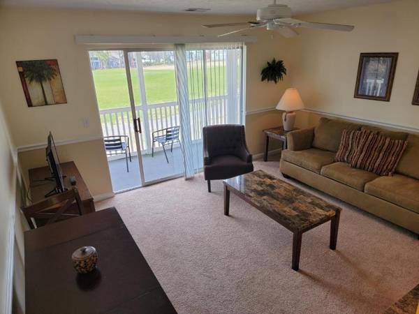 2nd Floor Condo Sleeps 4 1 bed 1 bath Waterway Village 1E