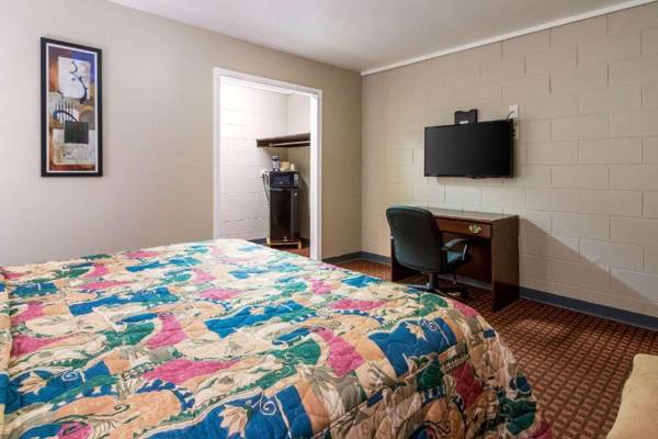 Workspace - Rodeway Inn & Suites