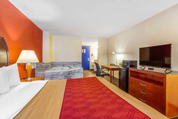 Econo Lodge Inn & Suites Brookings