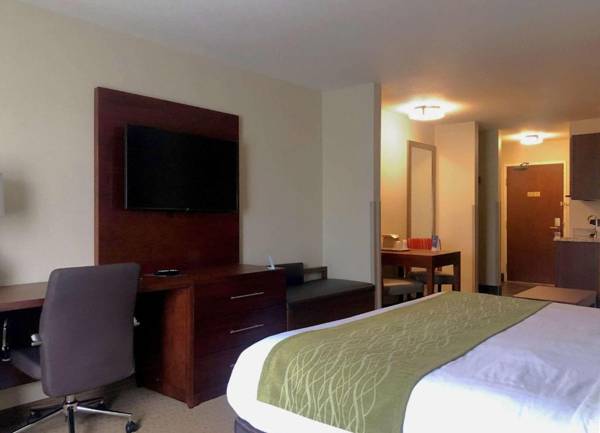 Workspace - Comfort Inn & Suites Near Custer State Park and Mt Rushmore