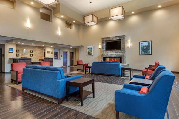 Comfort Inn & Suites Near Mt. Rushmore