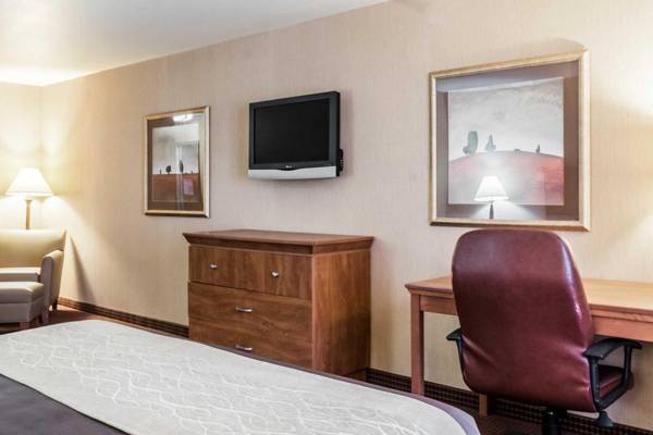 Workspace - Comfort Inn & Suites Mitchell