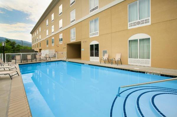 Holiday Inn Express & Suites Caryville an IHG Hotel