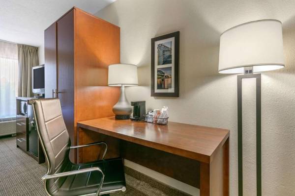 Workspace - Comfort Inn Downtown Chattanooga