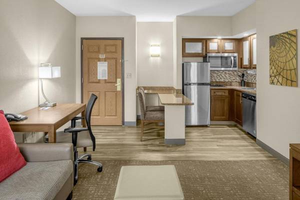 Workspace - Staybridge Suites Chattanooga-Hamilton Place an IHG Hotel