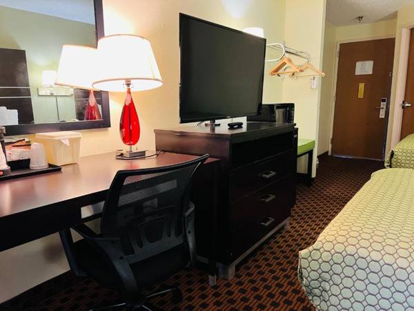 Workspace - SureStay Plus Hotel by Best Western Chattanooga/ Hamilton Place