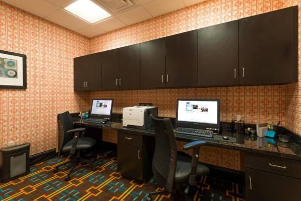 Workspace - Hampton Inn & Suites Clarksville