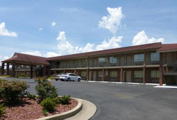 Red Roof Inn & Suites Cleveland TN