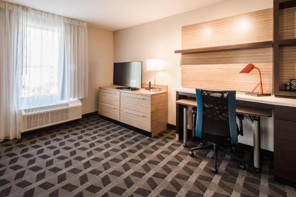 Workspace - TownePlace Suites by Marriott Cleveland