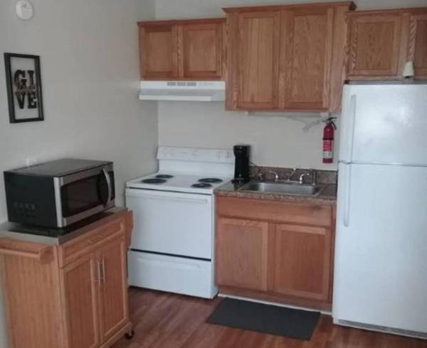 Cozy 1 BR Efficiency Apt close to TTU and Downtown