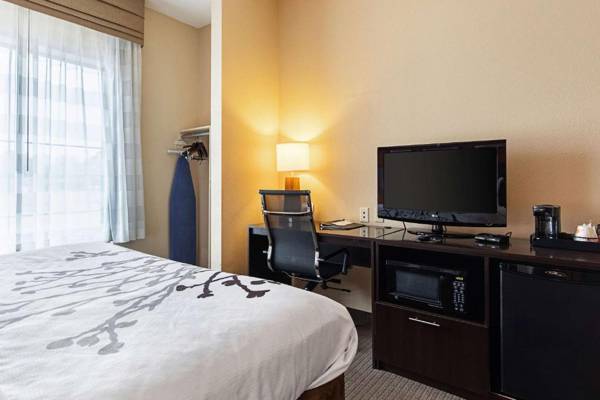 Sleep Inn & Suites Dyersburg I-155