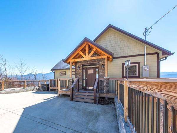 Hello Smokys 2 Bedrooms Sleeps 6 Hot Tub Games Views Pool Access