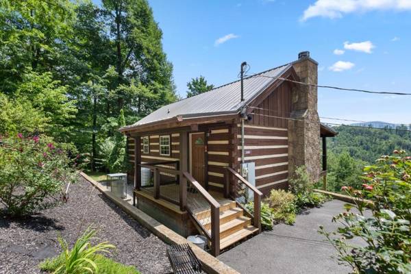 Nestled Inn 1 Bedroom Secluded WiFi Jetted Tub Sleeps 2