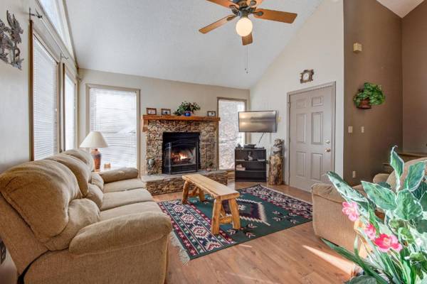 God's View 2 Bedrooms Pet Friendly Mountain View Hot Tub Sleeps 4