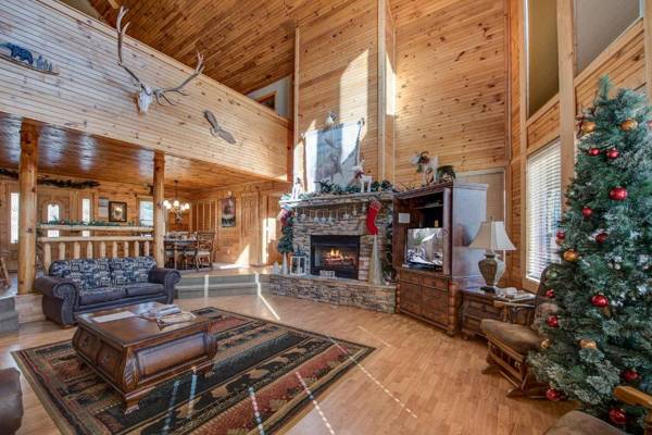 The Moose is Loose 4 Bedrooms Mountain View Hot Tub Sleeps 10