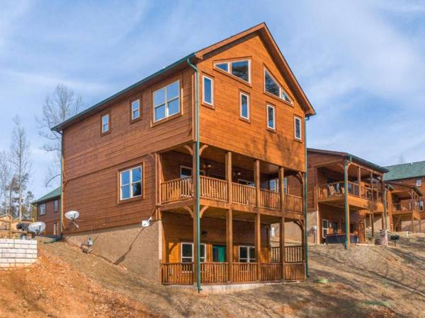 Gatlinburg Escape 5 Bedrooms Hot Tub Arcade Game Room Sleeps 16