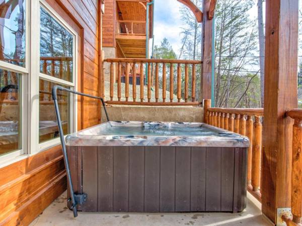 Gatlinburg Escape 5 Bedrooms Hot Tub Arcade Game Room Sleeps 16