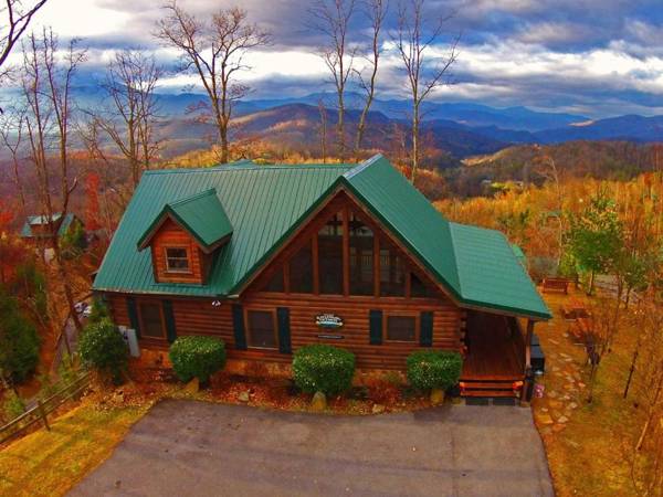 Gatlinburg Getaway 5 Bedrooms Sleeps 22 Views Hot Tub Game Room