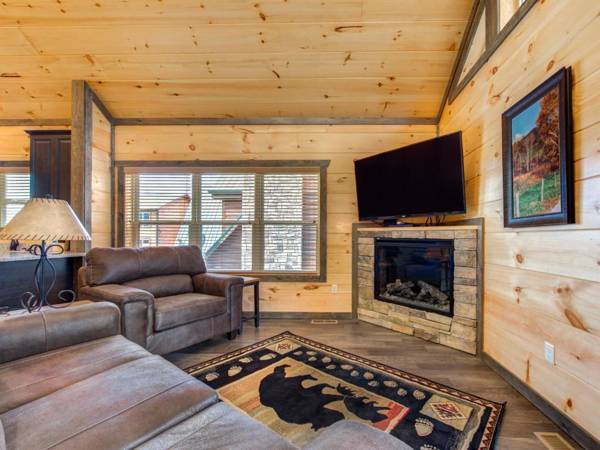 Poolin Around 1 Bedroom Private Heated Indoor Pool Hot Tub Sleeps 4