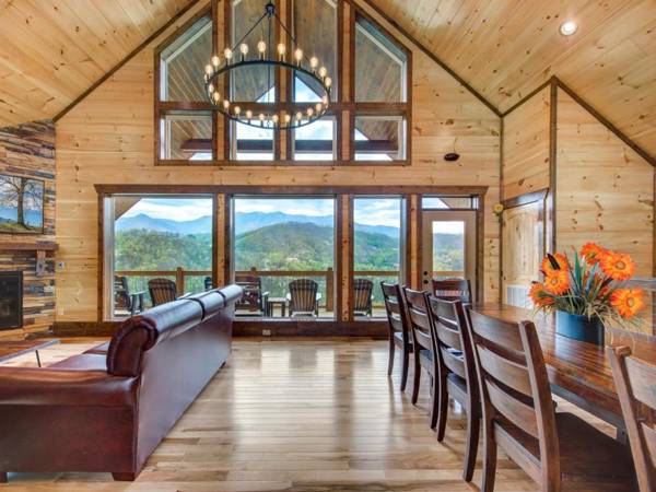 Splashtastic View Lodge 7 Bedroom Private Indoor Pool Theater Sleeps 20