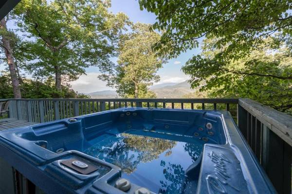 A Bears View Breathtaking Views Hot Tub Game Room and HOA Swimming Pools