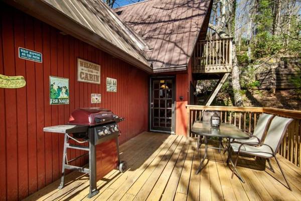 Bear View Chalet with hot tub and near Ober