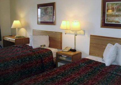 Econo Lodge Inn and Suites - Jackson