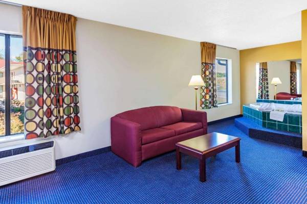 Super 8 by Wyndham Morristown/South