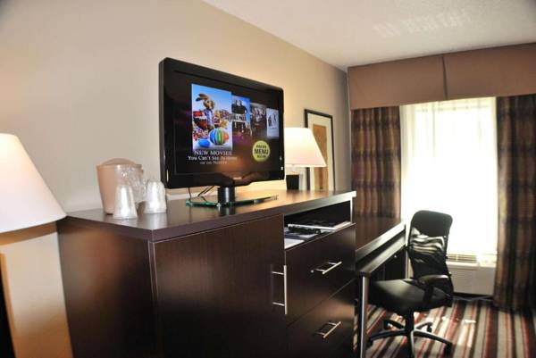 Workspace - Holiday Inn Express Nashville W-I40 an IHG Hotel