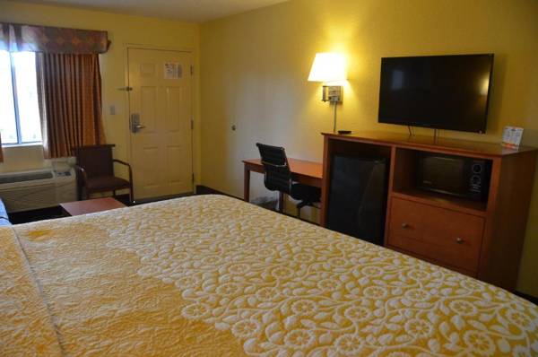 Days Inn by Wyndham Airport Nashville East