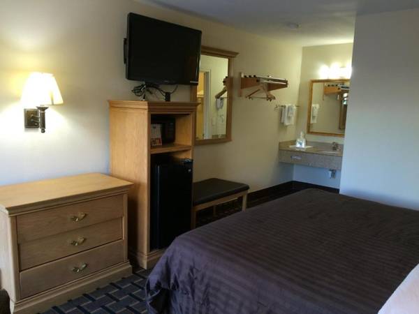 Americas Best Value Inn Near Downtown Nashville