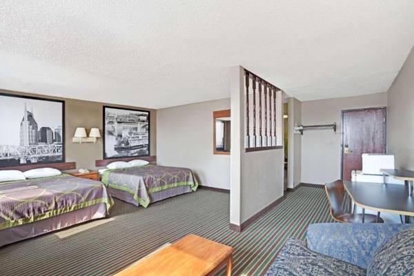 Super 8 by Wyndham Nashville/ Dntn/ Opryland Area