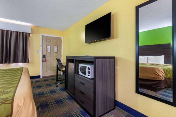 Econo Lodge Nashville Airport East