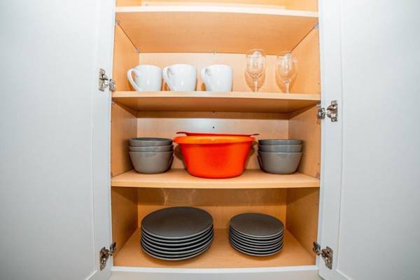 Special! 2 King Bedroom Condo Minutes to Broadway!