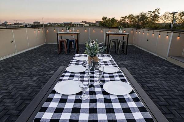 Cozy & Convenient 1 BR Apt! Minutes to Downtown!