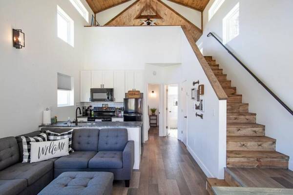 Charming Smoky Mountain Tiny House