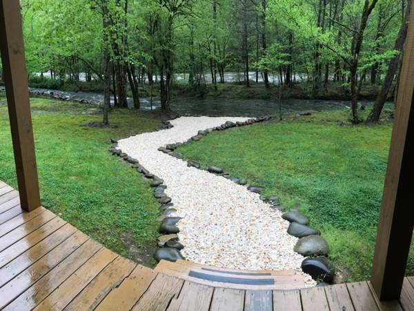 Amazing River Retreat 3 Bedrooms WiFi Sleeps 8 Pool Table