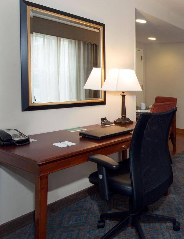 Workspace - Homewood Suites by Hilton Knoxville West at Turkey Creek