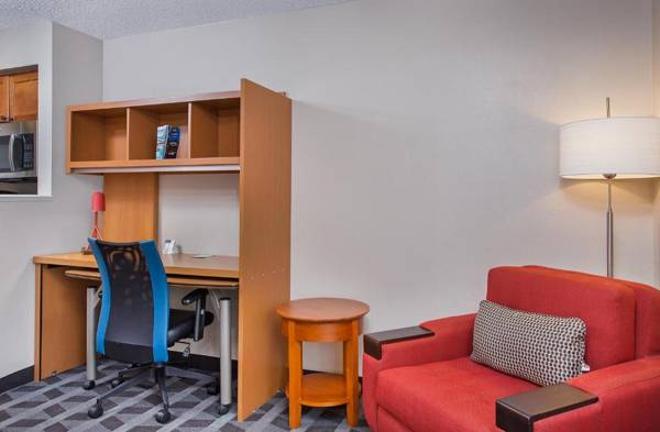 Workspace - TownePlace Suites Knoxville Cedar Bluff