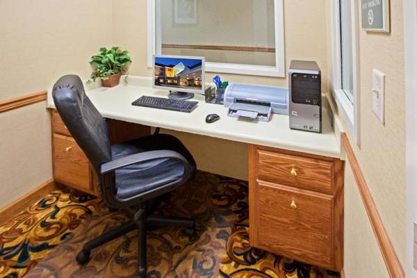 Workspace - Country Inn & Suites by Radisson Knoxville West TN