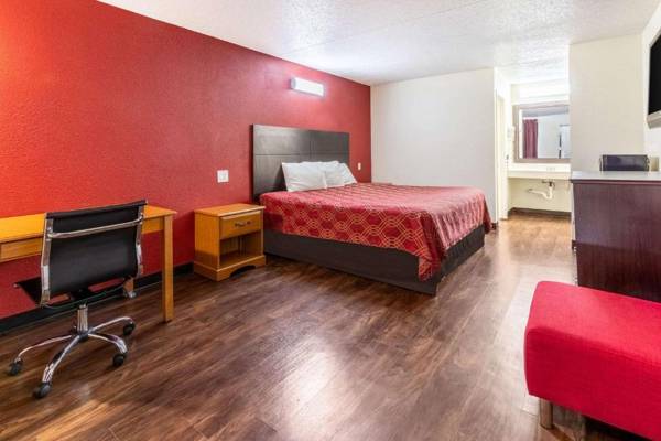 Workspace - Econo Lodge Knoxville