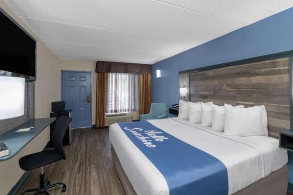 Workspace - Days Inn by Wyndham Knoxville North