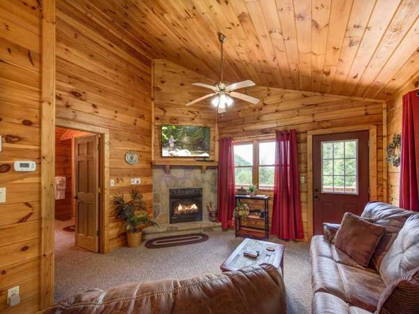 Tender Moments 1 Bedroom Sleeps 2 Private Mountain View Hot Tub