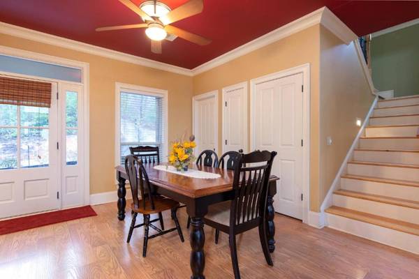 Cajun Spice 2 Bedrooms Mountain View Hot Tub WiFi Sleeps 6