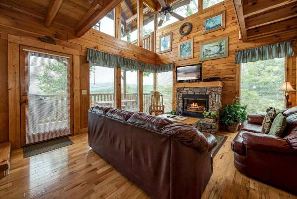 Mountain Seduction 2 Bedrooms Sleeps 16 Views Foosball Jacuzzi WiFi
